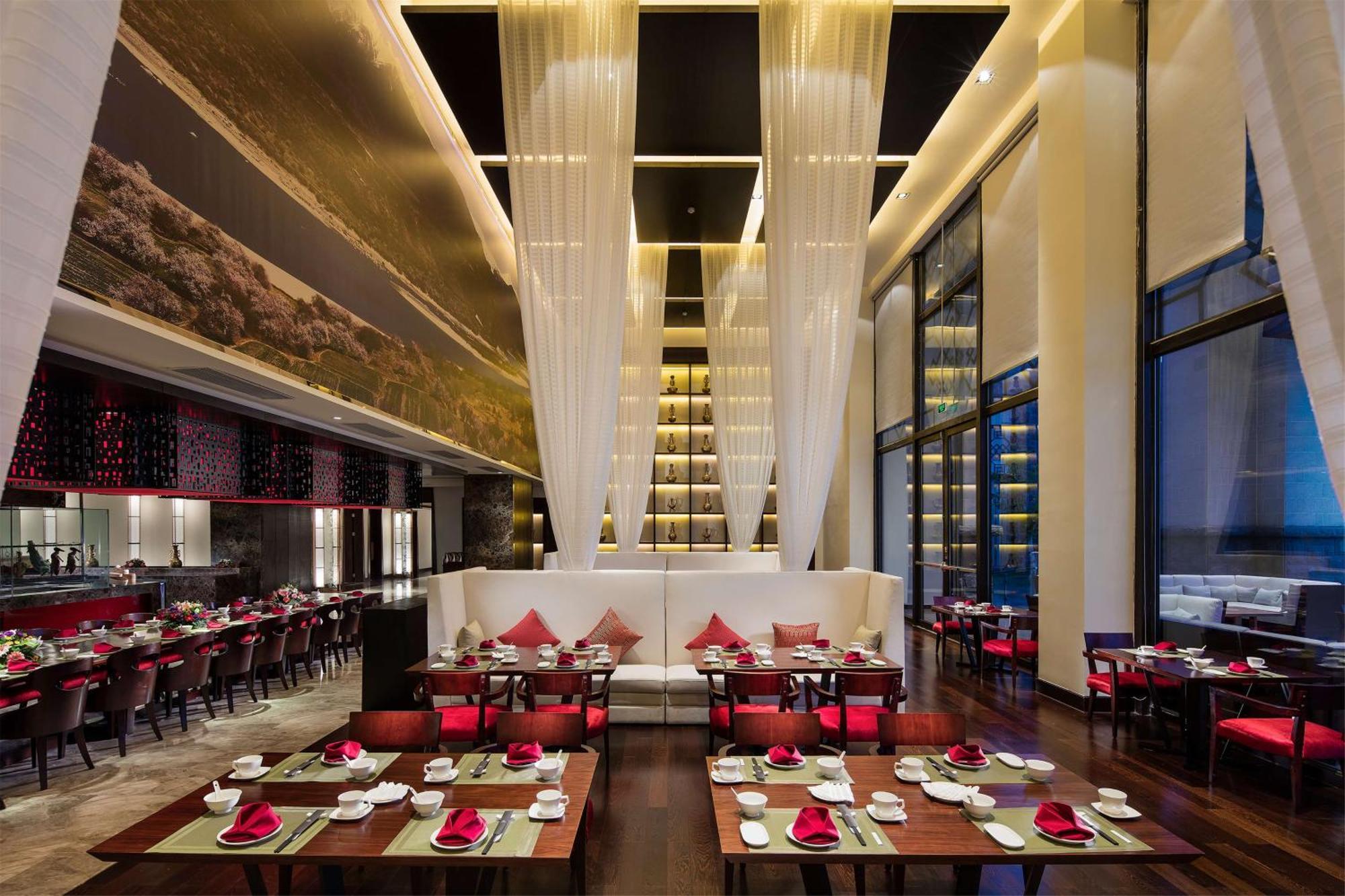 Hilton Linzhi Resort Nyingchi Exterior photo